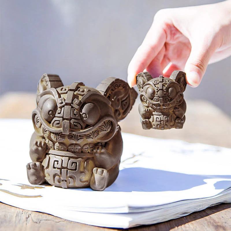 Buddha Stones Handmade Gold Swallowing Beast Iron Powder Rust Cast Resin Statue Home Decoration