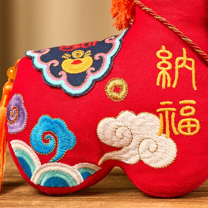 Buddha Stones Year of the Horse Copper Red String Fu Character Embroidery Prosperity Home Decoration