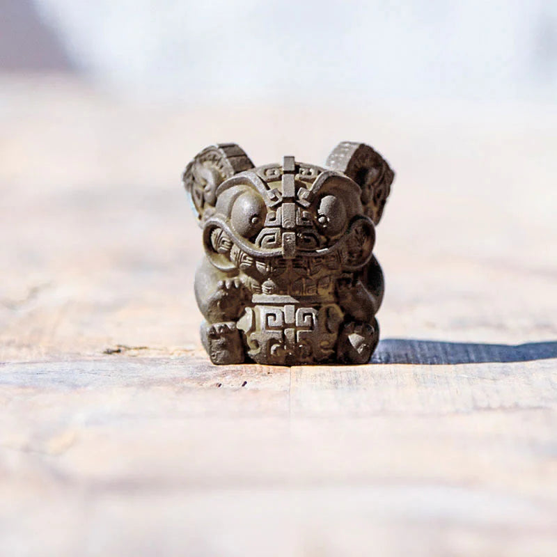 Buddha Stones Handmade Gold Swallowing Beast Iron Powder Rust Cast Resin Statue Home Decoration