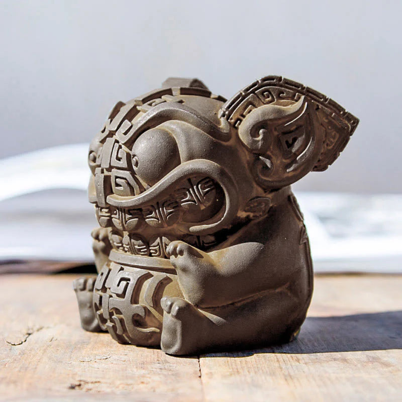 Buddha Stones Handmade Gold Swallowing Beast Iron Powder Rust Cast Resin Statue Home Decoration