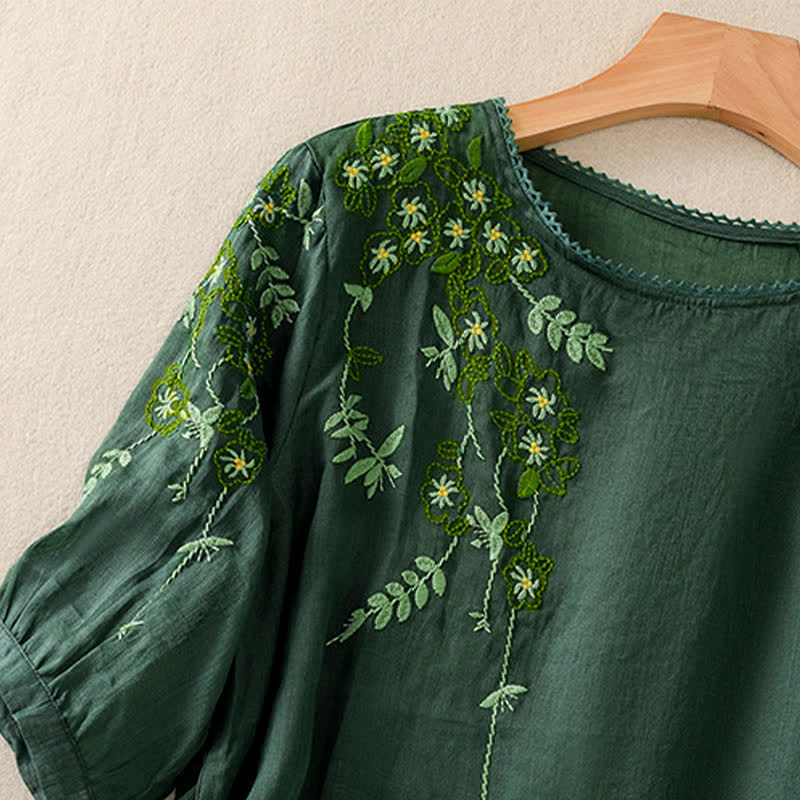 Buddha Stones Retro Embroidery Floral Pattern Short Sleeve Crew Neck Women's Shirt