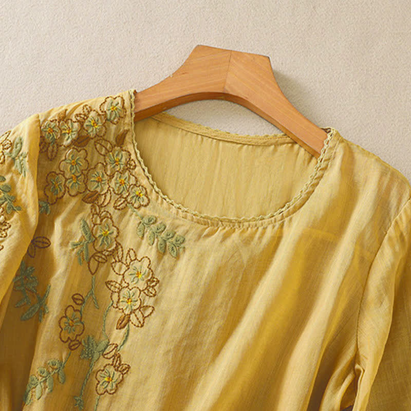Buddha Stones Retro Embroidery Floral Pattern Short Sleeve Crew Neck Women's Shirt