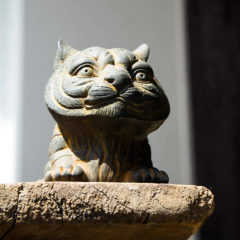 Buddha Stones Handmade Small Lovely Tiger Iron Powder Rust Cast Resin Statue Home Decoration